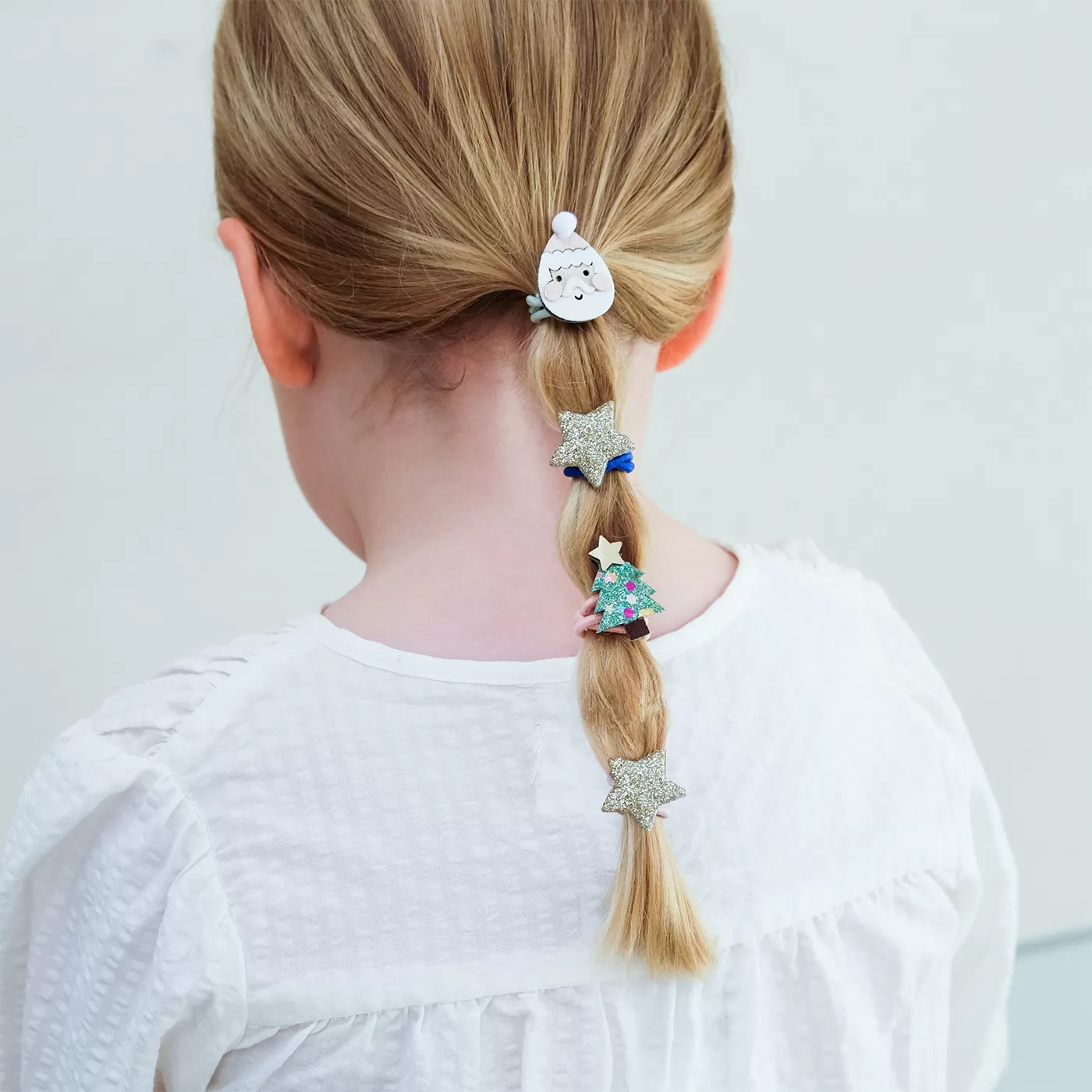 Kız Çocuk Saç Aksesuar Trendleri 2025: Toka Ve Taç Seçimi Rehberi