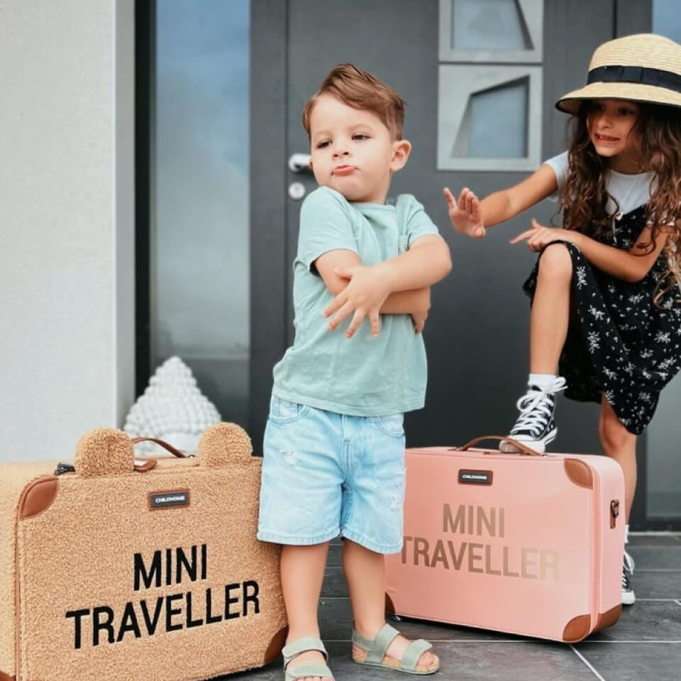 Küçük Gezginler İçin Tatil Bavulu Rehberi